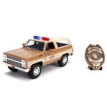 Jada Toys Stranger Things Модель Машинки 1:24 1980 Chevy K5 Blazer W/Badge 31111