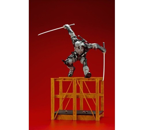 Фигурка Marvel: Super Deadpool X-Force Limited Edition Artfx (27,5 см)